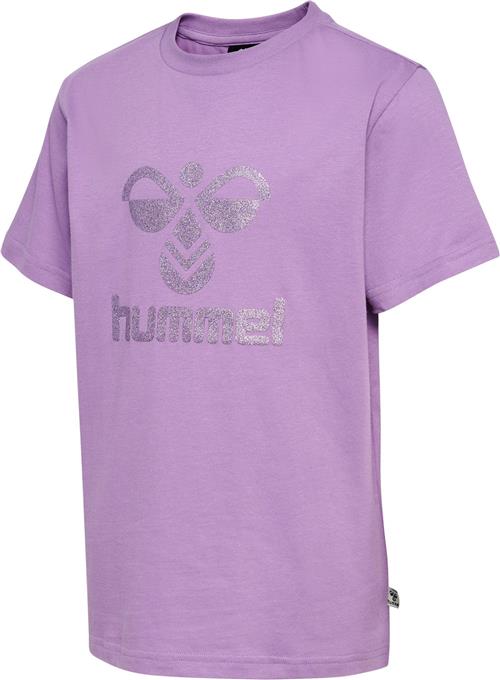 Se Hummel Hmltres Tshirt S/S Str 9 år / 134 cm - Diffused Orchid Kortærmede T-shirts hos Magasin ved Magasin