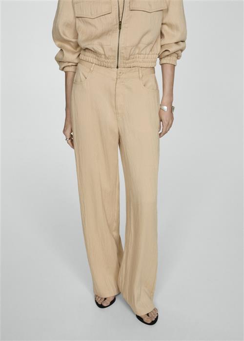 Se MANGO Flowy Straightfit Trousers Kvinde Light Beige Bukser Med Lige Ben Str 38 - hos Magasin ved Magasin