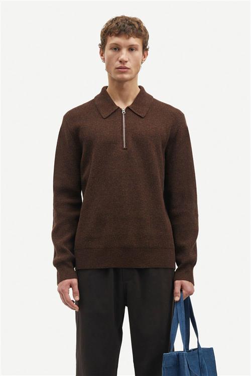 Se Samsøe Samsøe Saisaks HZ Polo 15010 Mand Chocolate Torte Sweaters Str XXL - hos Magasin ved Magasin