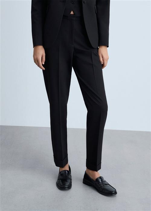 Se MANGO Straight Suit Trousers Kvinde Black Bukser Plus Size Str 44 - hos Magasin ved Magasin