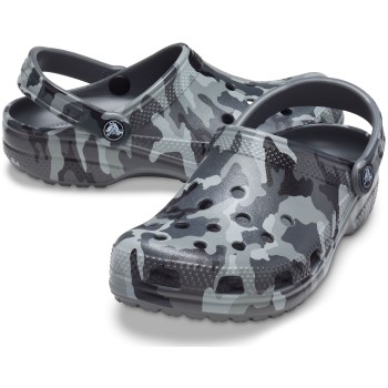 Se Crocs Classic Printed Camo Clog Grå US M6/W8 (EU 38-39) ved Timarco