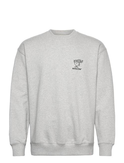 Se Revolution Printed Crewneck Revolution Grey ved Booztlet