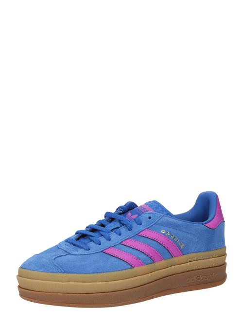 Se ADIDAS ORIGINALS Sneaker low 'Gazelle Bold'  blue denim / orkidee ved About You