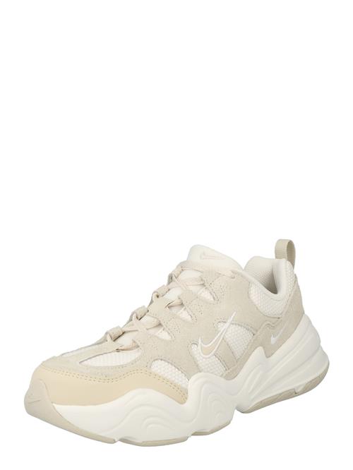 Se Nike Sportswear Sneaker low 'TECH HERA'  creme / mørkebeige / stone ved About You