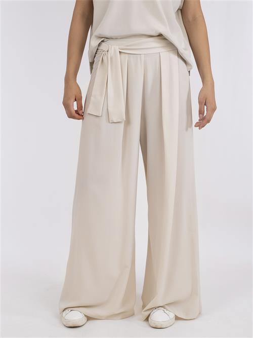 Se Neo Noir Lana Pants Kvinde Ivory Bukser Med Brede Ben Str 38 - hos Magasin ved Magasin