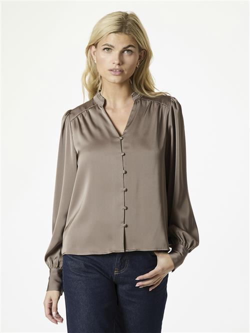 Se Neo Noir Massima Drapy Satin Blouse Kvinde Dark Taupe Langærmede Bluser Str 34 - hos Magasin ved Magasin