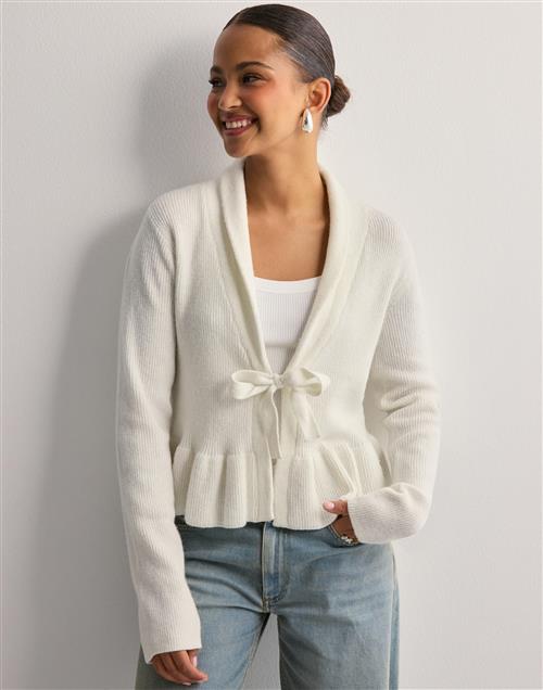 Nelly - Hvid - Flounce Tie Knit Cardigan