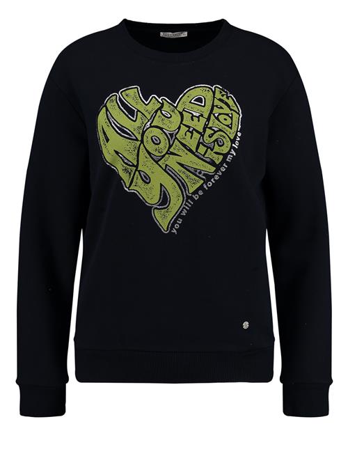 Se Key Largo Sweatshirt ' NEED '  navy / grøn ved About You