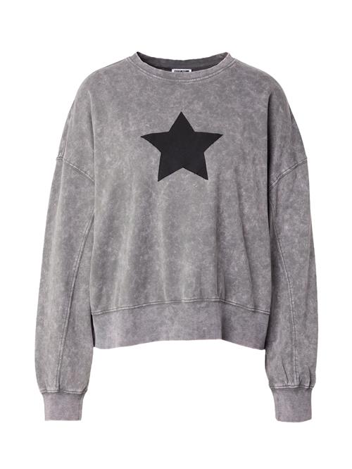 Se Noisy may Sweatshirt 'NMROBIN'  grå / sort ved About You