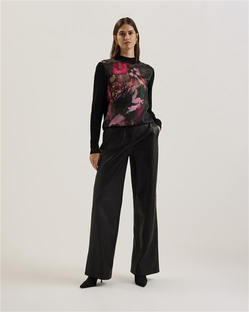 Se Ted Baker Tabithr Printed Woven Front Long Sl Kvinde Black Toppe Str XS / 1 - hos Magasin ved Magasin