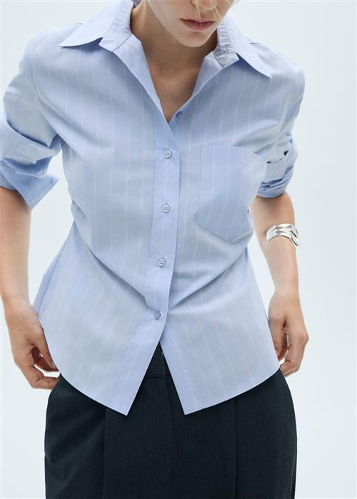 Se MANGO Gathered Details Cotton Shirt Kvinde Lt-pastel Blue Skjorter Str S - hos Magasin ved Magasin