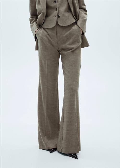 Se MANGO Trousers .- Liam Kvinde Beige - Khaki Bukser Plus Size Str 40 - hos Magasin ved Magasin