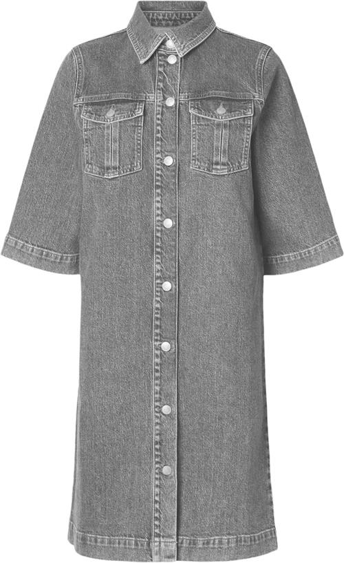 Selected Femme Slfkaya SS Midi Denim Dress Kvinde Grå Korte Kjoler Str 42 Denim - hos Magasin