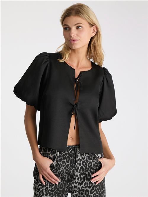 Se Neo Noir Aska Dull Satin Blouse Kvinde Black Kortærmede Bluser Str 44 - hos Magasin ved Magasin