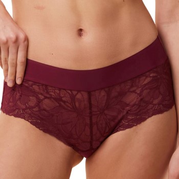 Triumph Trusser Body Make-Up Illusion Lace Shorty Vinrød  42 Dame