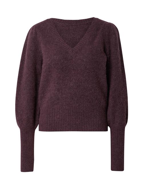 Se VILA ROUGE EDIT Pullover 'VILOA'  brombær ved About You