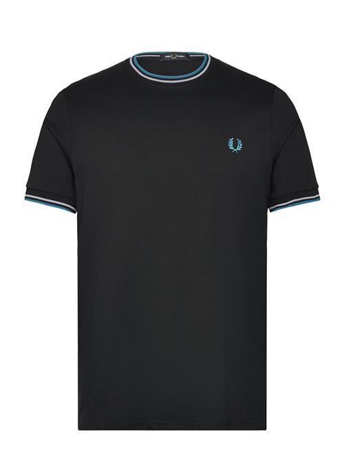 Se Fred Perry Twin Tipped T-Shirt Fred Perry Black ved Booztlet