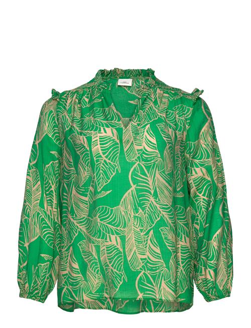 Se ONLY Carmakoma Carbetsey L/S Frill Top Aop ONLY Carmakoma Green ved Booztlet