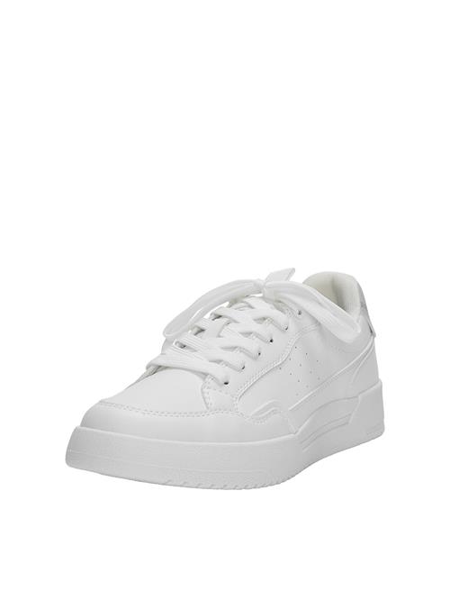 Se Pull&Bear Sneaker low  hvid ved About You