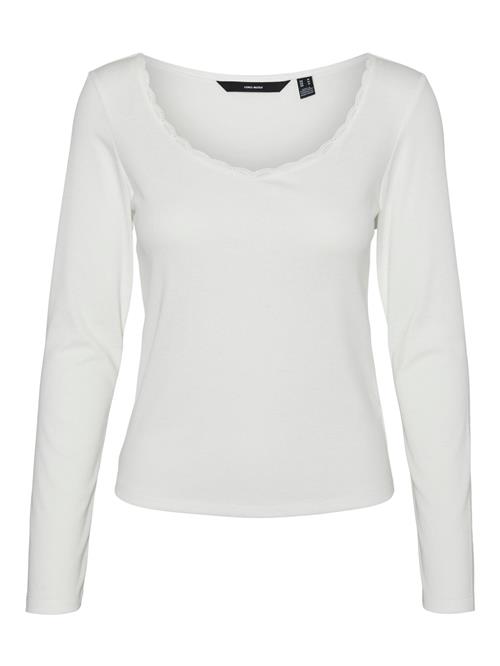 Se VERO MODA Shirts 'GEMMA'  hvid ved About You