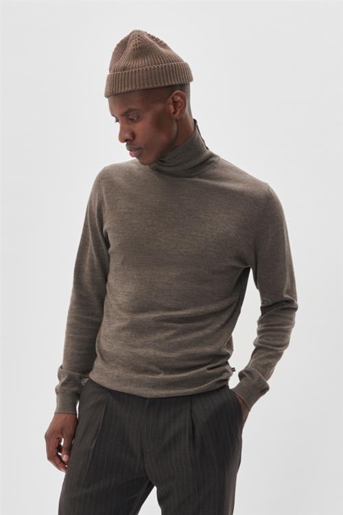 Se Matinique Maparcusman Merino Mand Brown Soil Melange Turtlenecks Regular Fit Str XL Merino - hos Magasin ved Magasin