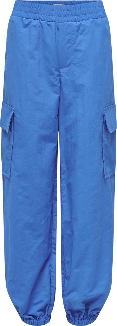 Se ONLY Kogecho Cargo Parachute Pant PNT Str 152 - French Blue Bukser Denim hos Magasin ved Magasin