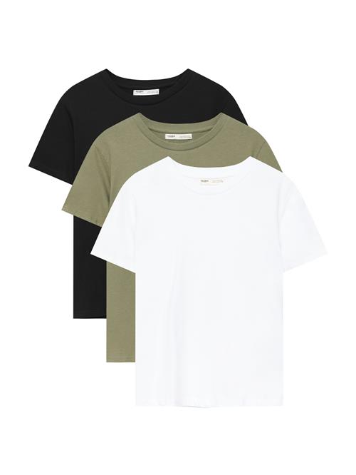 Se Pull&Bear Shirts  khaki / sort / hvid ved About You