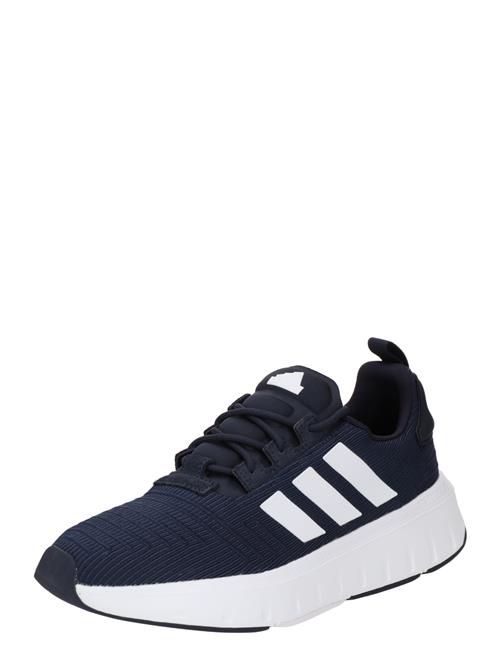 Se ADIDAS SPORTSWEAR Sneaker low 'SWIFT RUN 23'  navy / hvid ved About You