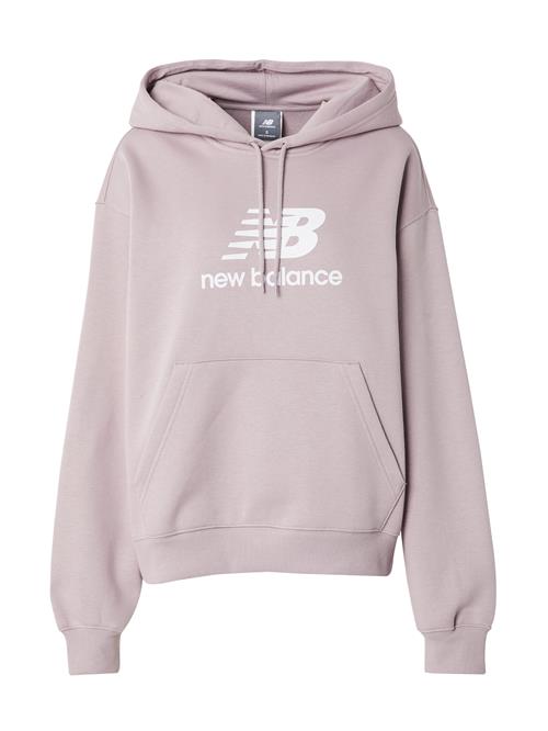 Se new balance Sweatshirt 'Essentials'  lilla / hvid ved About You