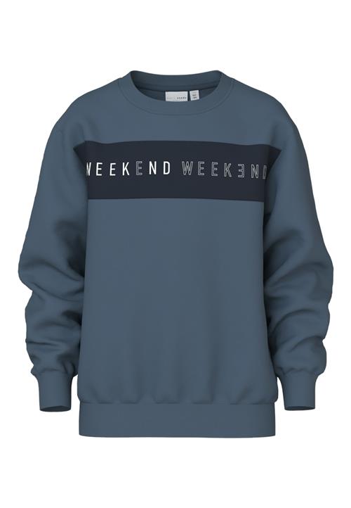 Se NAME IT Sweatshirt 'NKMVance'  natblå / safir / hvid ved About You