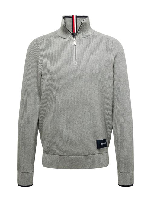 Se TOMMY HILFIGER Pullover  grå ved About You