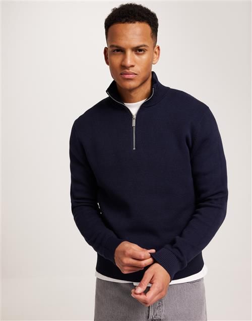 Se Selected Homme Slhdane Ls Knit Structure Half Zip Half zip Blå ved NLY Man