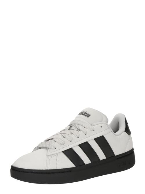 Se ADIDAS SPORTSWEAR Sneaker low 'GRAND COURT ALPHA'  grå / sort ved About You