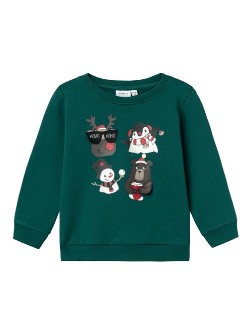 Se NAME IT Sweatshirt 'NMMRSANTA'  grå / mørkegrøn / rød / hvid ved About You