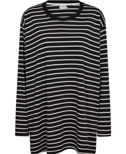 Kaffe Curve Kcwinni LS Tshirt Kvinde Dawn Purple/turtledove Stripe Kortærmede T-shirts Str S - hos Magasin