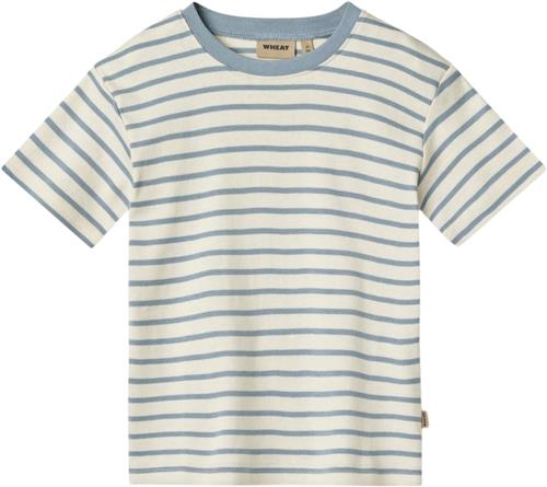 Se Wheat Tshirt Fabian Str 4 år / 104 cm - Shell Stripe Kortærmede T-shirts Bomuld hos Magasin ved Magasin