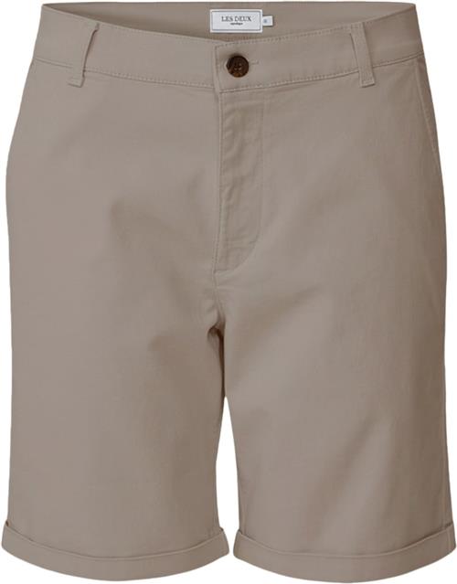 Se Les Deux Pascal Chino Shorts Mand Dark Sand Chino Shorts Str 29 - Bomuld hos Magasin ved Magasin