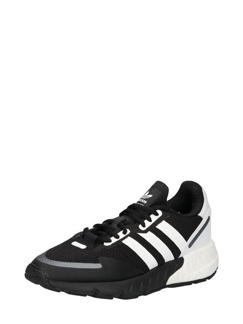 Se ADIDAS ORIGINALS Sneaker low 'ZX 1K Boost'  sort / hvid ved About You