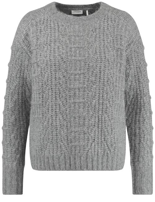 Se GERRY WEBER Pullover  grå ved About You