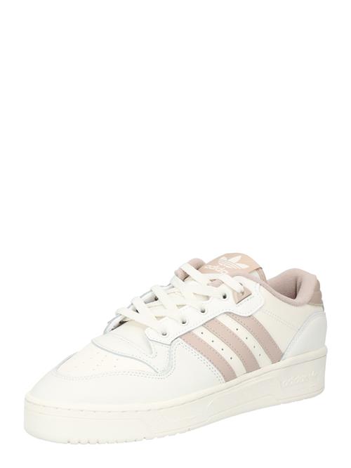 Se ADIDAS ORIGINALS Sneaker low 'RIVALRY'  nude / hvid / uldhvid ved About You