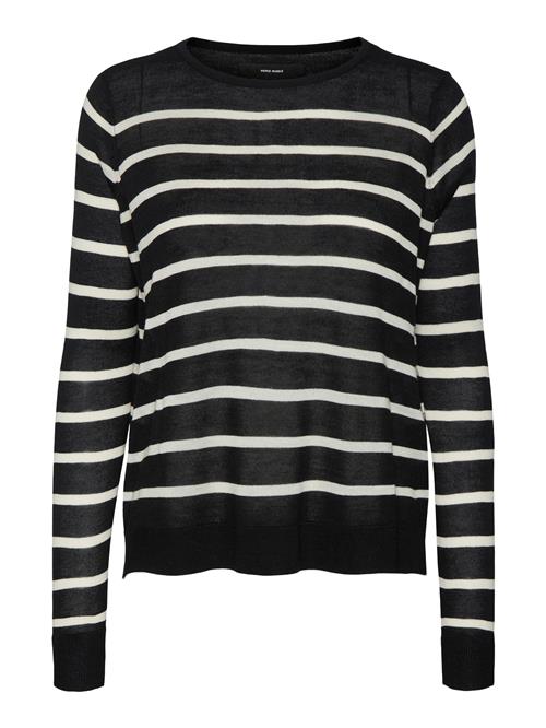 Se VERO MODA Pullover 'Nova'  sort / hvid ved About You