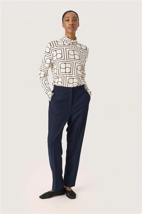 Soaked in Luxury Slhanadi Printed Rollneck LS Kvinde Whisper White W Black Monogram Toppe Regular Fit Str XS - hos Magasin