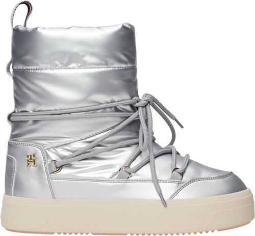 Se Tommy Hilfiger Laceup Metallic Snowboot Kvinde Silver Sneakers Str 41 - hos Magasin ved Magasin