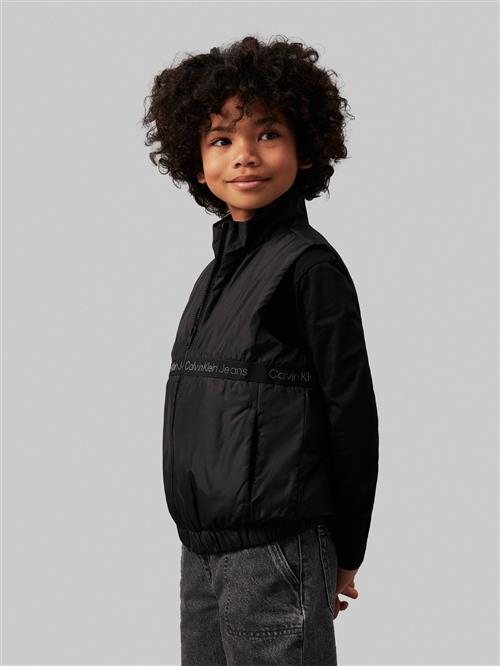 Calvin Klein Boxy Light Padded Tape Vest Str 12 år - Beh Veste hos Magasin