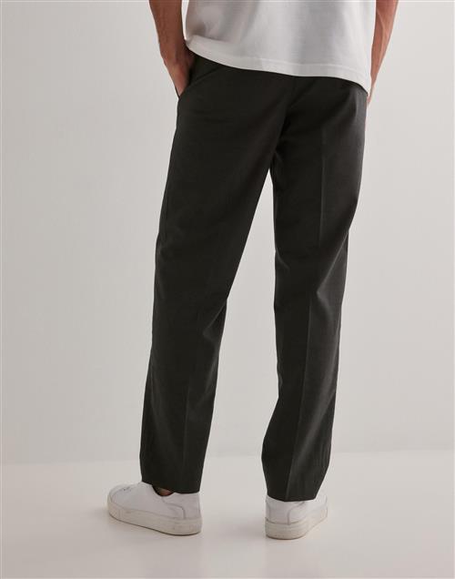 Se Jack & Jones Jpstkarl Banks Chino Sn Chinos Grå ved NLY Man