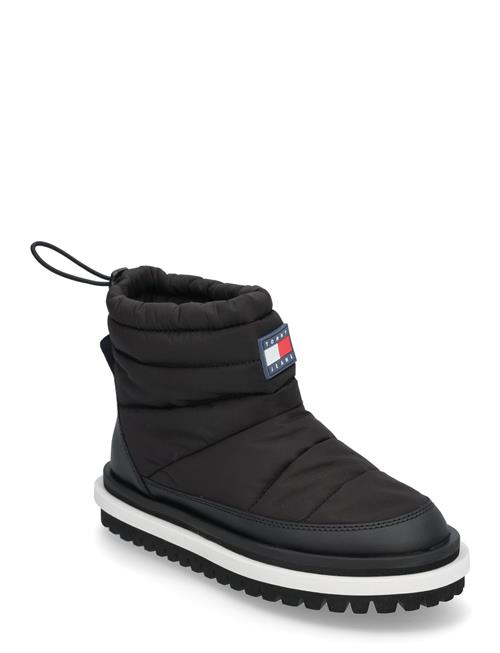 Se Tommy Hilfiger Tjw Padded Flat Boot Wl Tommy Hilfiger Black ved Booztlet