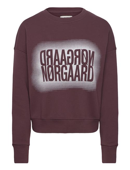 Se Mads Nørgaard Organic Sweat Tilvina Sweatshirt Mads Nørgaard Burgundy ved Booztlet