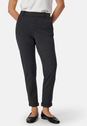 Se VERO MODA Vmmaya MR Loose pant Dark Grey Melange L/32 ved Bubbleroom