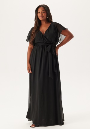 Se Goddiva Curve Flutter Sleeve Chiffon Maxi Curve Dress Black 54 (UK26) ved Bubbleroom