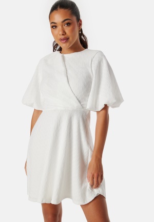 Se Bubbleroom Occasion Draped Front Structured Dress White XL ved Bubbleroom